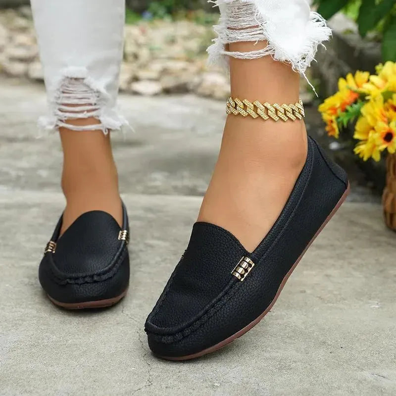 Comfortable Leather Loafer for Everyday Wear - Stylish Slip-On Design