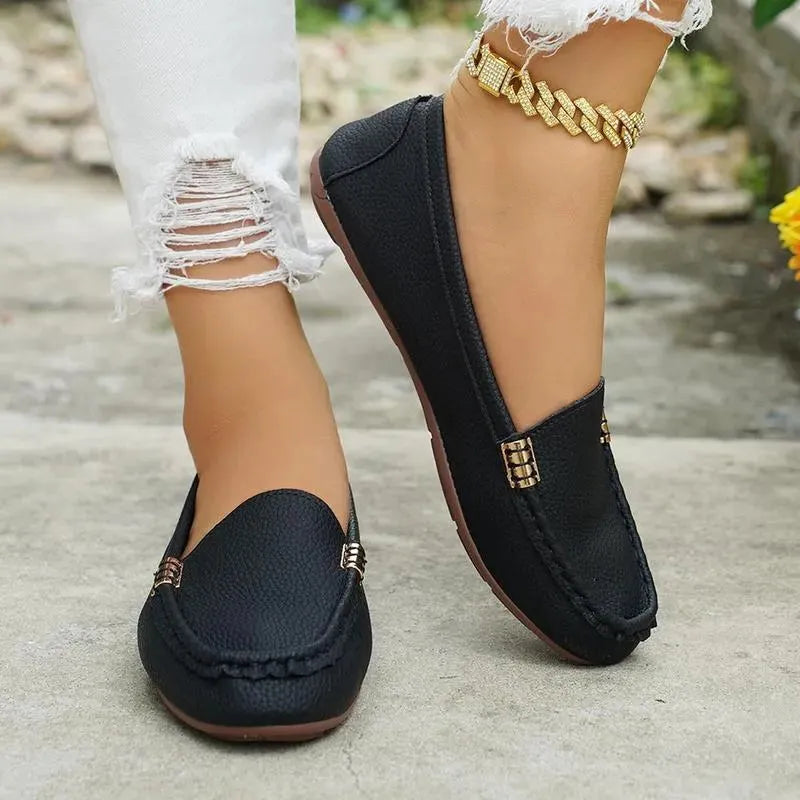 Comfortable Leather Loafer for Everyday Wear - Stylish Slip-On Design