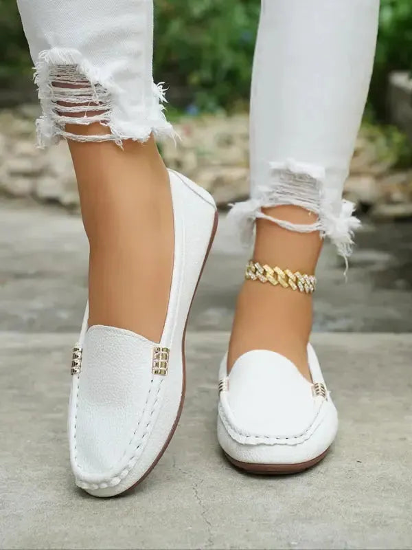 Comfortable Leather Loafer for Everyday Wear - Stylish Slip-On Design