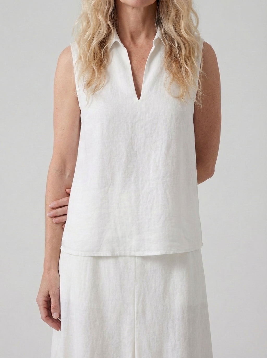 Linen Women's Co-ord Set: Sleeveless V-Neck Top & Skirt for Casual Wear