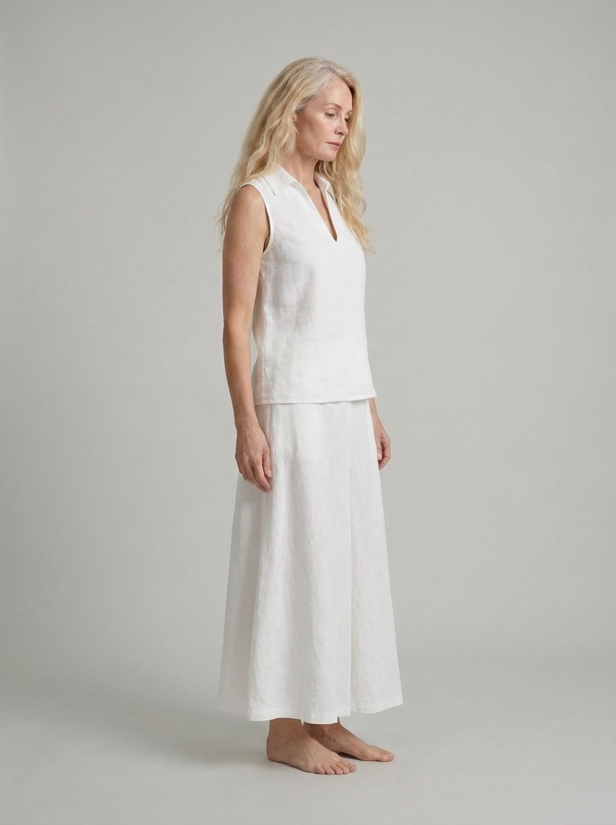 Linen Women's Co-ord Set: Sleeveless V-Neck Top & Skirt for Casual Wear