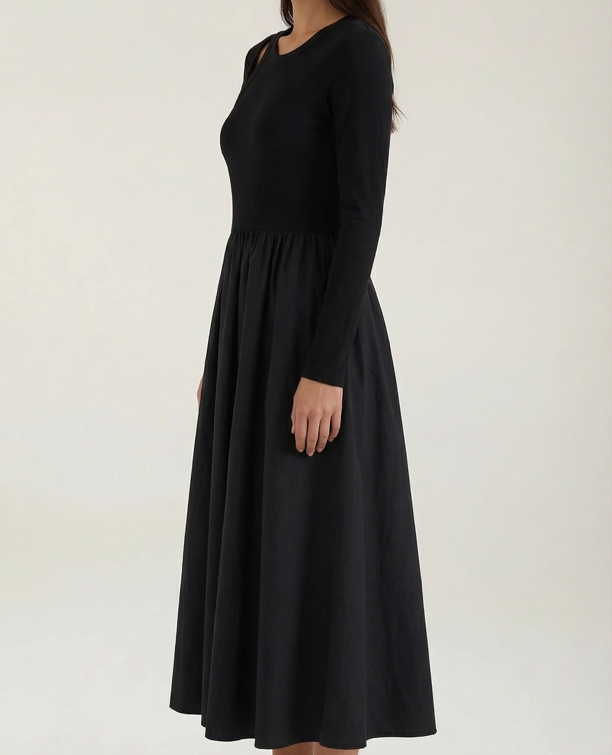 Long-Sleeve Maxi Dress in Soft Fabric - Elegant Casual Wear for Women - Perfect for Parties and Special Occasions