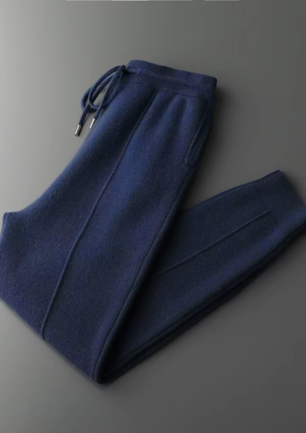 Merino Wool Tracksuit - Soft Athletic Wear for Sports and Leisure - Comfortable Fit for Active Lifestyle