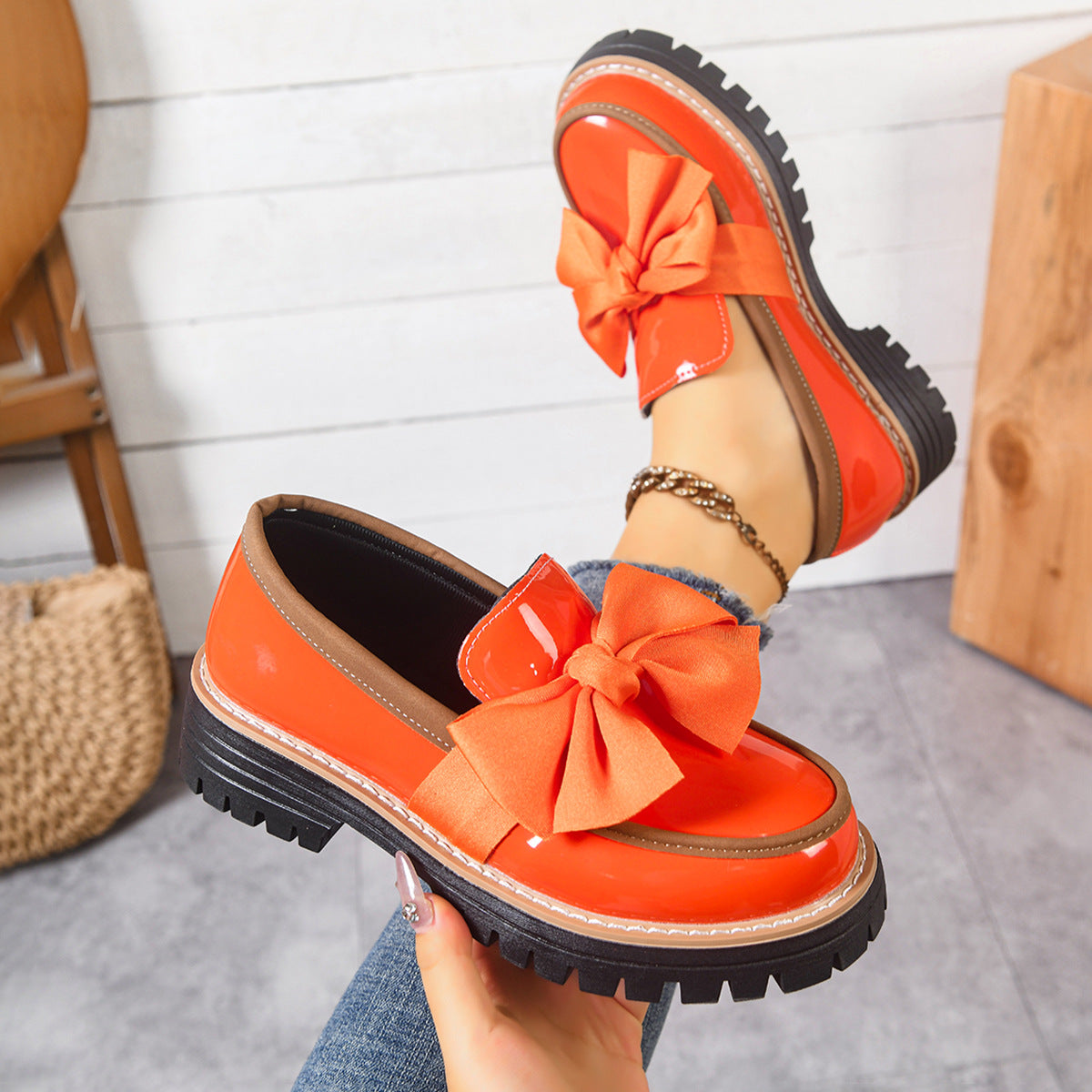 Retro Bowknot Thick-Soled Women's Shoes - Stylish and Comfortable Footwear for Casual Wear