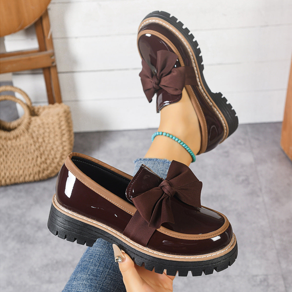 Retro Bowknot Thick-Soled Women's Shoes - Stylish and Comfortable Footwear for Casual Wear