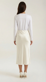 V-Neck Body Blouse for Women - Lightweight Fabric, Casual Style, Perfect for Everyday Wear