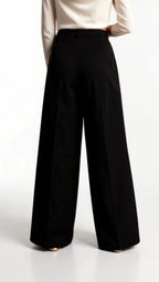 Wide-Leg High Waist Trousers for Women - Pleated Design with Side Pockets - Casual and Stylish Everyday Wear