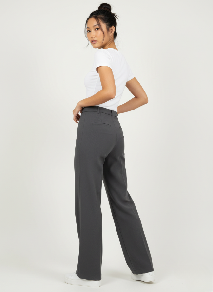 Wide-Leg Trousers with Crease-Resistant Fabric for Effortless Style in Casual or Office Wear