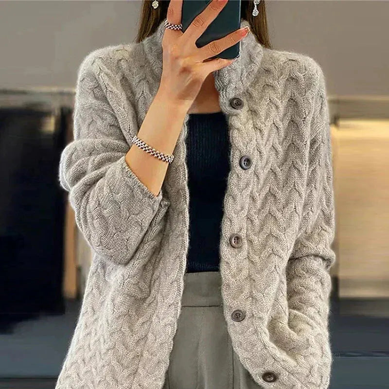 Women's Classic Knitted Cardigan – Everyday Layering – Beige