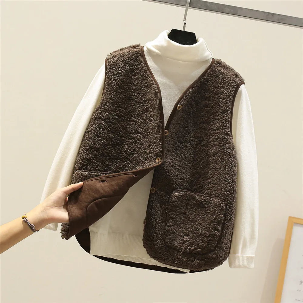 Women's Lamb Wool Blend Fleece Gilet – Button-Up – Brown