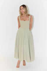 Women's Sleeveless Midi Dress in Square Neckline Design for Casual or Formal Occasions