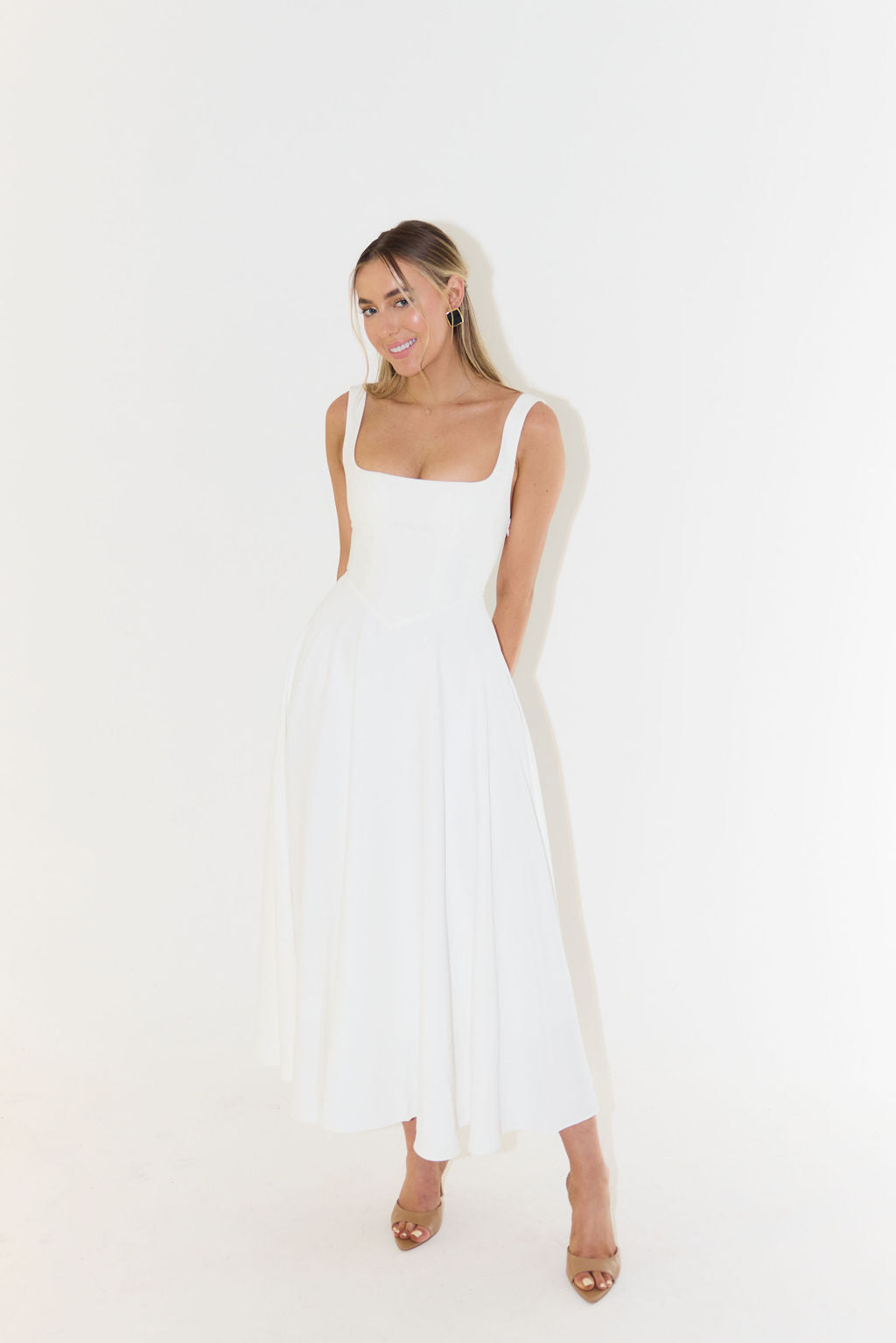 Women's Sleeveless Midi Dress in Square Neckline Design for Casual or Formal Occasions