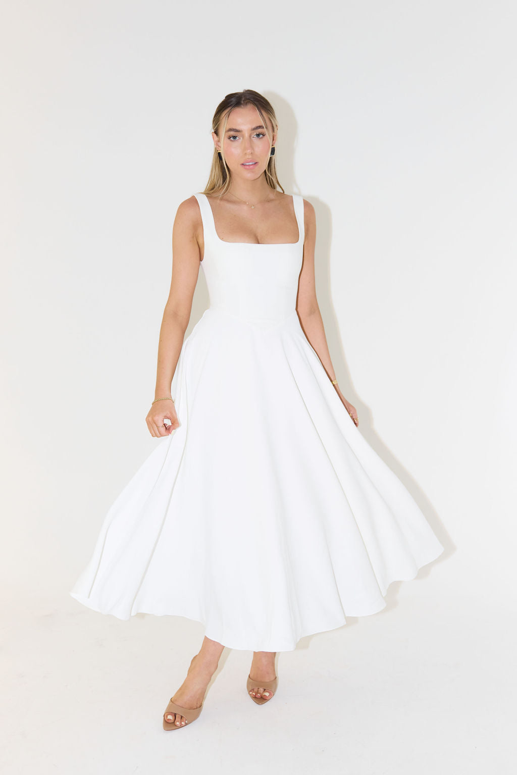 Women's Sleeveless Midi Dress in Square Neckline Design for Casual or Formal Occasions