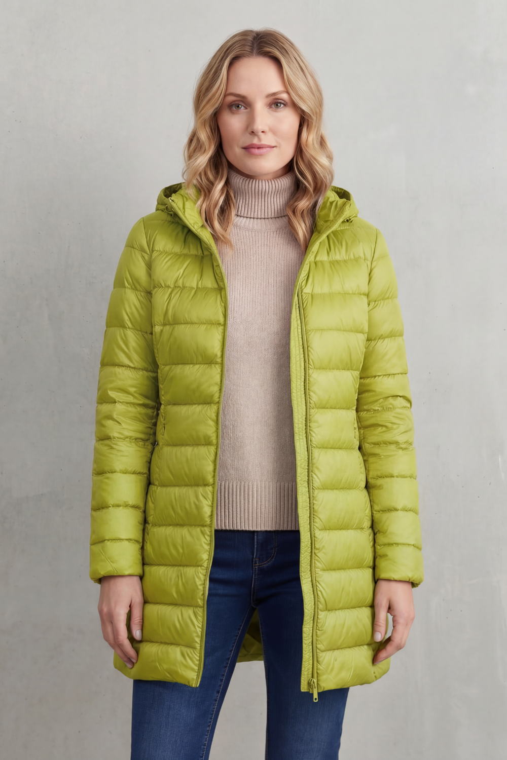 Women's Ultra-Lightweight Hooded Down Jacket