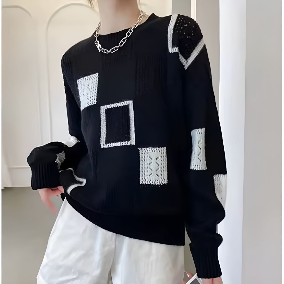 Women's Soft Minimalist Jumper – Black