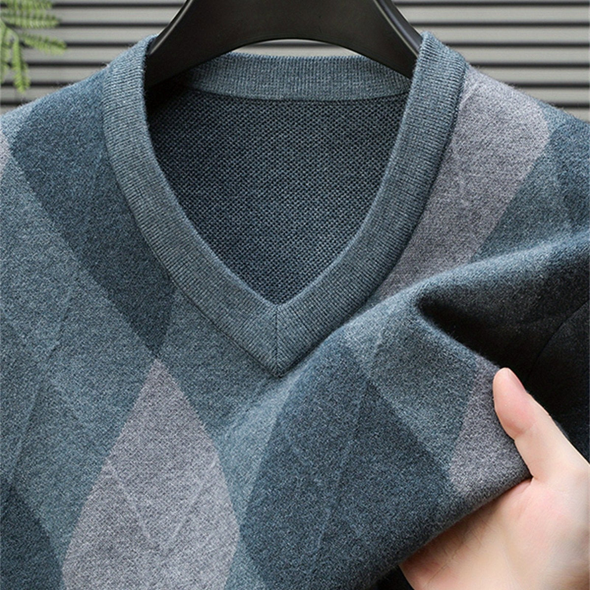 Men's Argyle V-Neck Jumper – Blue
